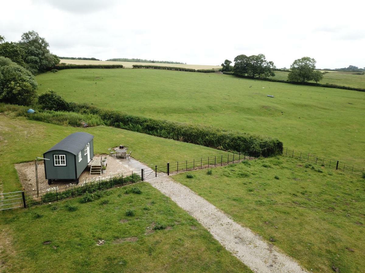 Weatherhead Farm Shepherds Hut Villa Buckingham Exteriör bild